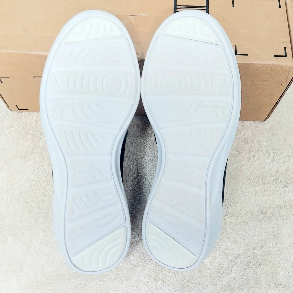 Skechers On The Go Navy Slip-On Memory Foam Women's Walking Shoe Size 5.5 NWT - Picture 10 of 10